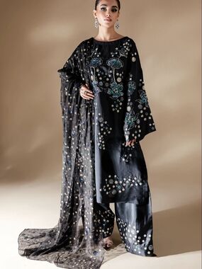 Nureh Embellished 3 Pc Suit With Organza Embroidered Dupatta